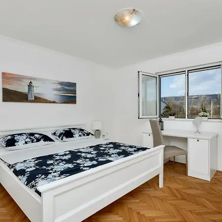 Villa Beautiful Lara With Sauna In Imotski *