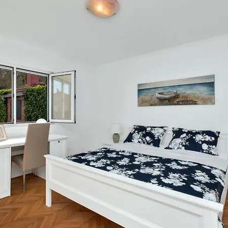 Beautiful Lara With Sauna In Imotski Kamenmost