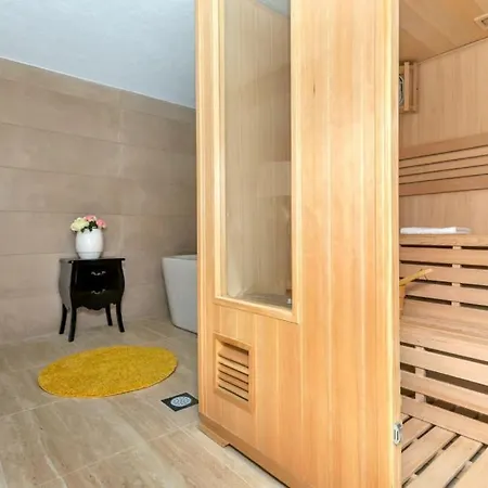 Beautiful Lara With Sauna In Imotski