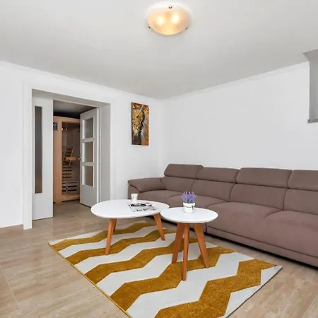 Beautiful Lara With Sauna In Imotski