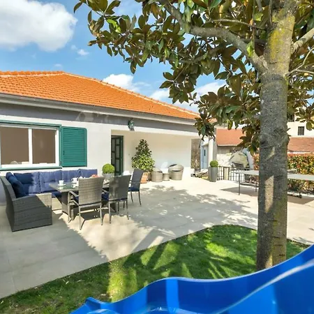 Beautiful Lara With Sauna In Imotski Kamenmost