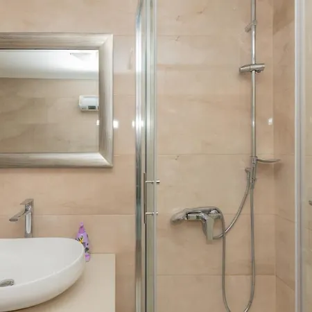 Beautiful Lara With Sauna In Imotski Villa