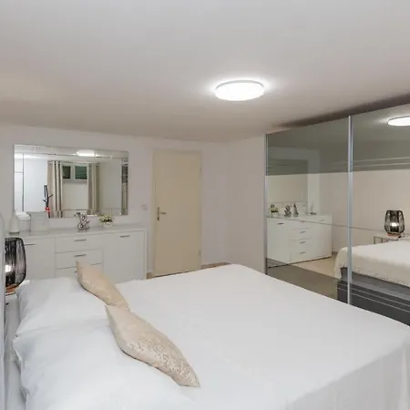 Villa Beautiful Lara With Sauna In Imotski