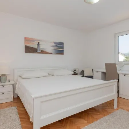 Beautiful Lara With Sauna In Imotski Villa