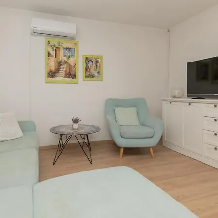 Villa Beautiful Lara With Sauna In Imotski