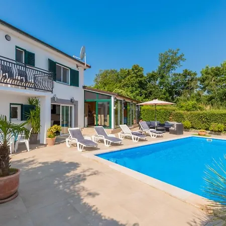 Beautiful Lara With Sauna In Imotski Kamenmost