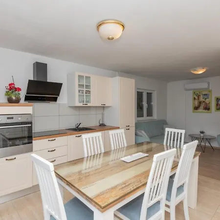 Beautiful Lara With Sauna In Imotski * Kamenmost