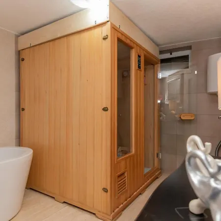 Villa Beautiful Lara With Sauna In Imotski *