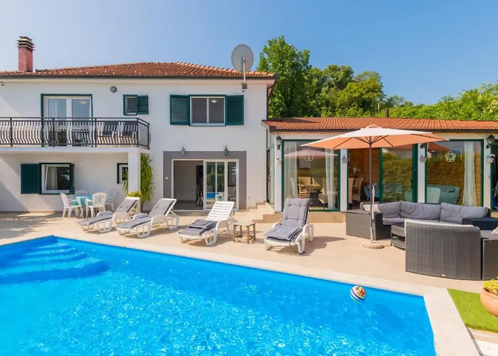 Villa Beautiful Lara With Sauna In Imotski *