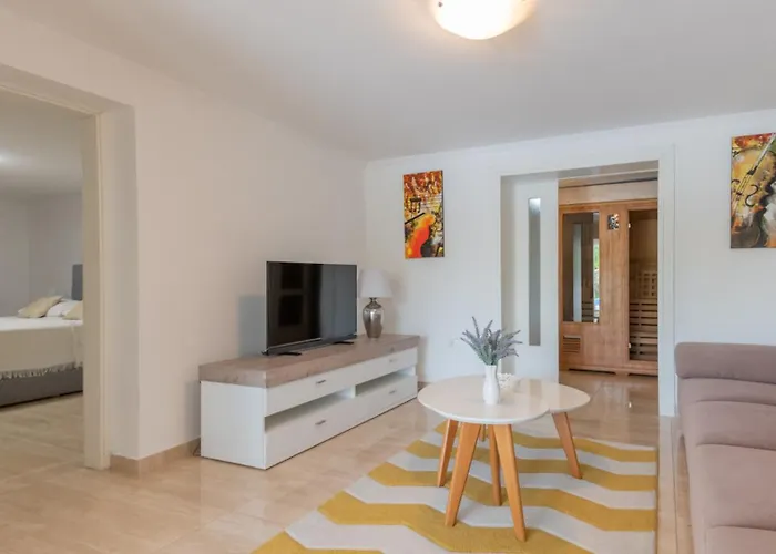 Villa Beautiful Lara With Sauna In Imotski