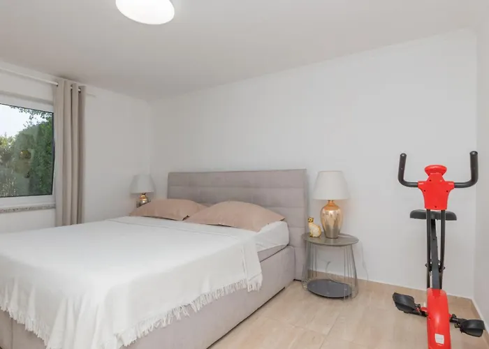 Villa Beautiful Lara With Sauna In Imotski